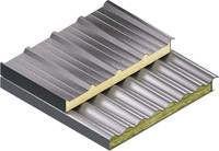 Sandwichpaneel aus Metall.